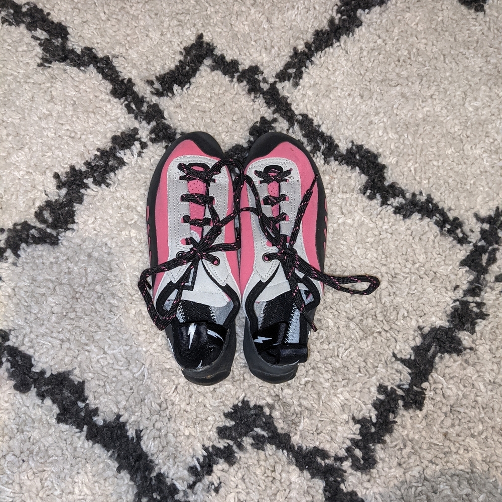 Brand new women's rock climbing shoes 6.5